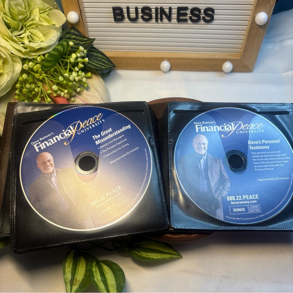 Dave Ramsey FINANCIAL PEACE University 16 CD Set in Faux Leather Case - Picture 3 of 4